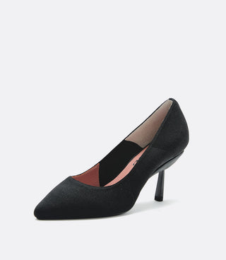 Knit Pump on grey background