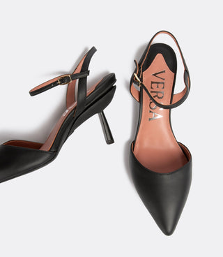 Top view of the black leather heel.