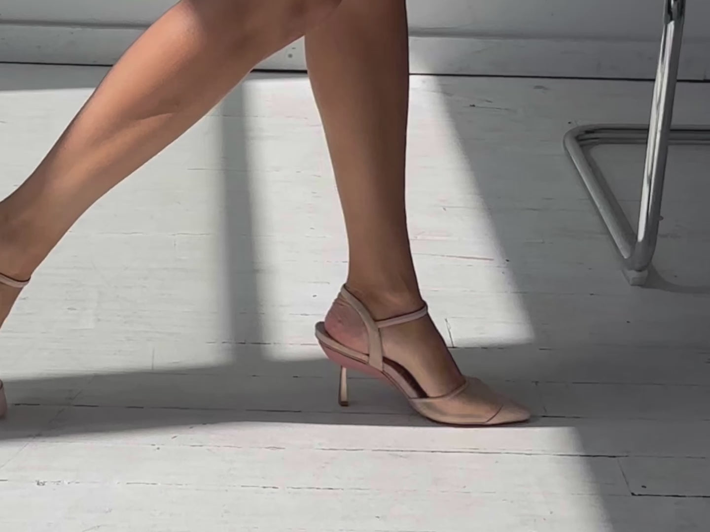 Beige mesh heel mode